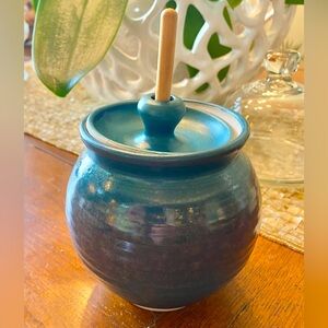 Honey Pot Studio Art Pottery Blue Glaze Wood Dipper Signed Peck 2007 Alaska